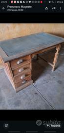 scrivania antica.