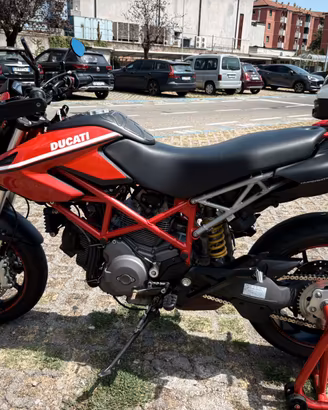 Ducati hypermotard 796