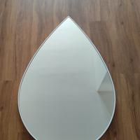 specchio da parete a forma di goccia 