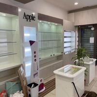 Arredamento completo x negozio di telefonia €5000