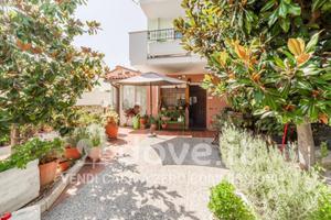 Villetta a schiera di 250 m² con più di 5 locali a