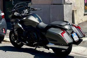 Moto BMW K1600B