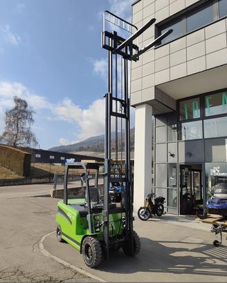 Carrello elevatore 20 qli - 4,5 h forche nuovo