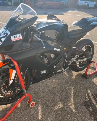 Suzuki gsx r 750 pista
