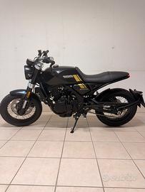 Moto Brixton 500 Crossfire