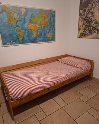 Letto singolo in legno comprensivo di materasso