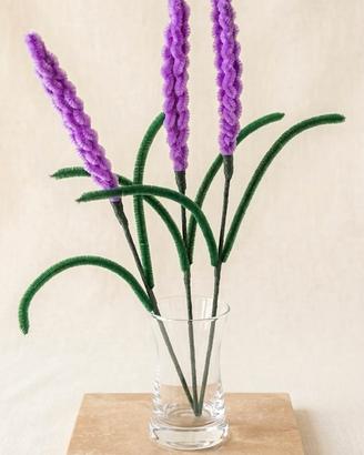 Fiori in ciniglia fatti a mano