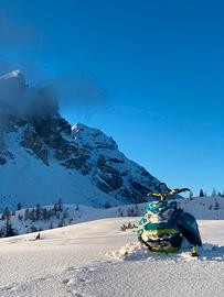 Motoslitta ski-doo 850 summitX