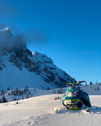 Motoslitta ski-doo 850 summitX