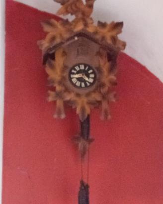 Antico orologio a cucù