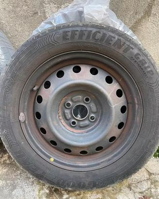 CERCHI CON PNEUMATICI 195/60/R15