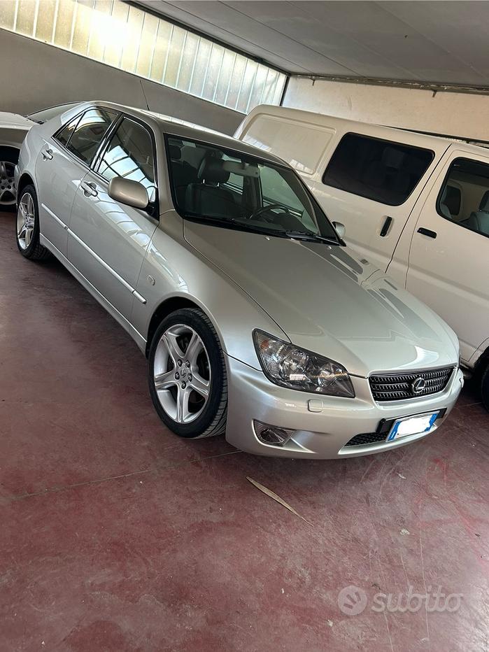 Lexus IS 1ª serie
