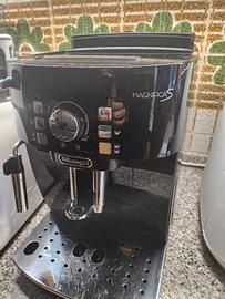 macchina caffe delonghi  magnifica 5