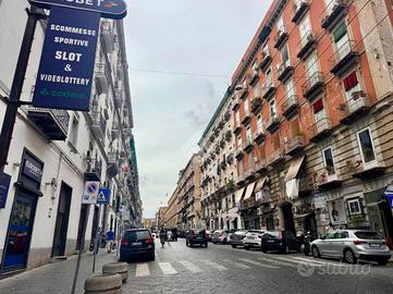MONOLOCALE A NAPOLI