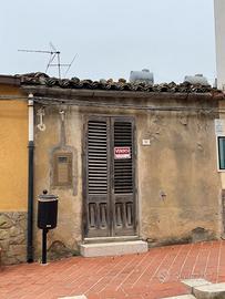 Casa Indipendente da Ristrutturare su 3 Livelli