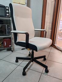 Sedia in tessuto e ecopelle per studio e ufficio