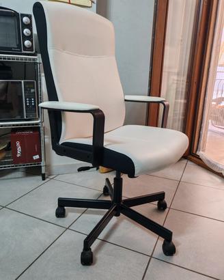 Sedia in tessuto e ecopelle per studio e ufficio