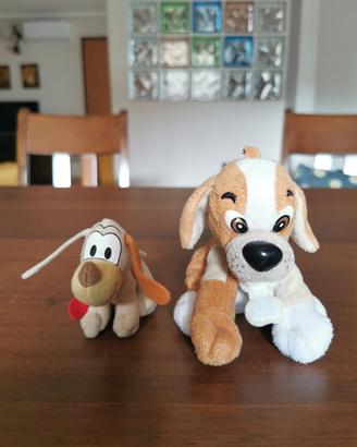 2 piccoli cagnolini in peluche+cestino 