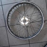 Cb Four 350 F '74: motore carburatori cerchio