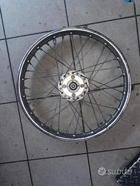 Cb Four 350 F '74: motore carburatori cerchio