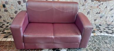 DIVANO DUE POSTI A SEDERE 