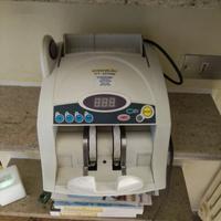 macchina conta banconote 