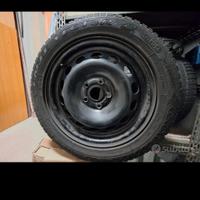 4 cerchi con pneumatici Goodyear Vector