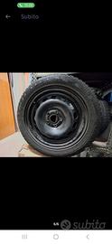 4 cerchi con pneumatici Goodyear Vector