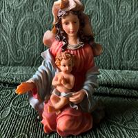 Statua Madonna con bambinello in plastica