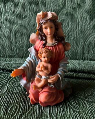 Statua Madonna con bambinello in plastica