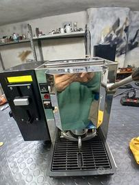 macchina caffe con gettoniera 