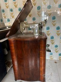 Macchina cucire Necchi BU serie Mira anni 60