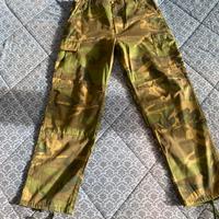 Pantaloni mimetici