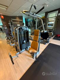 Vertical traction selectiin Technogym