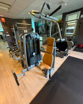 Vertical traction selectiin Technogym