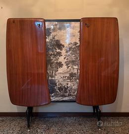 Mobile guardaroba d'epoca vintage