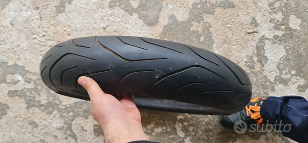 Gomme Moto Pirelli rosso corsa