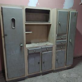 Credenza vintage da restaurare