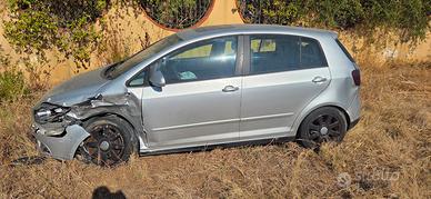 golf 5 plus incidentata