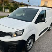 FURGONE Peugeot partner passo L 3 posti ANNO 2019