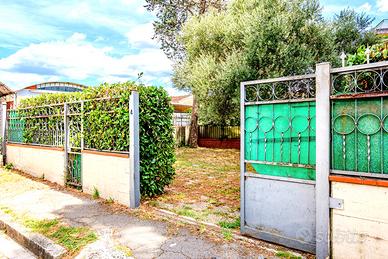 Terreno ad uso posto auto/giardino