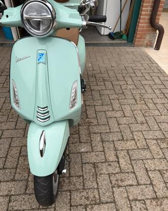Vespa primavera 125