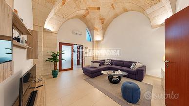 APPARTAMENTO: RISTRUTTO CON GRANDE GIARDINO E VOL