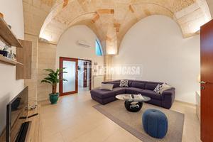 APPARTAMENTO: RISTRUTTO CON GRANDE GIARDINO E VOL