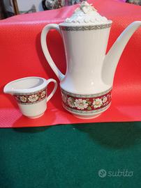 teiera e caffettiera in porcellana