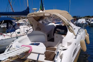 SALPA LAVER 32.5 + 2x170hp KAD VOLVO PENTA (2004)