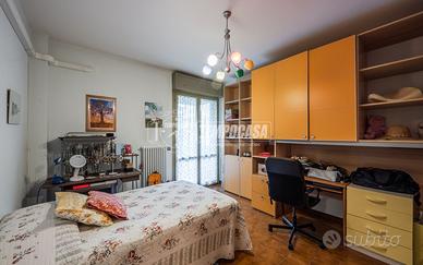 Ampio Quadrilocale Ristrutturato - 2 Camere, 2 Bag