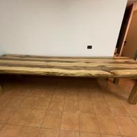 Tavolo in legno massello noce