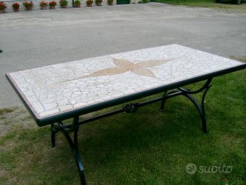 Tavoli e sedie in ferro battuto su misura