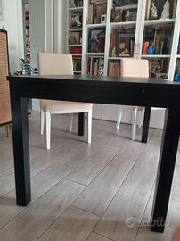 Tavolo allungabile e sedie